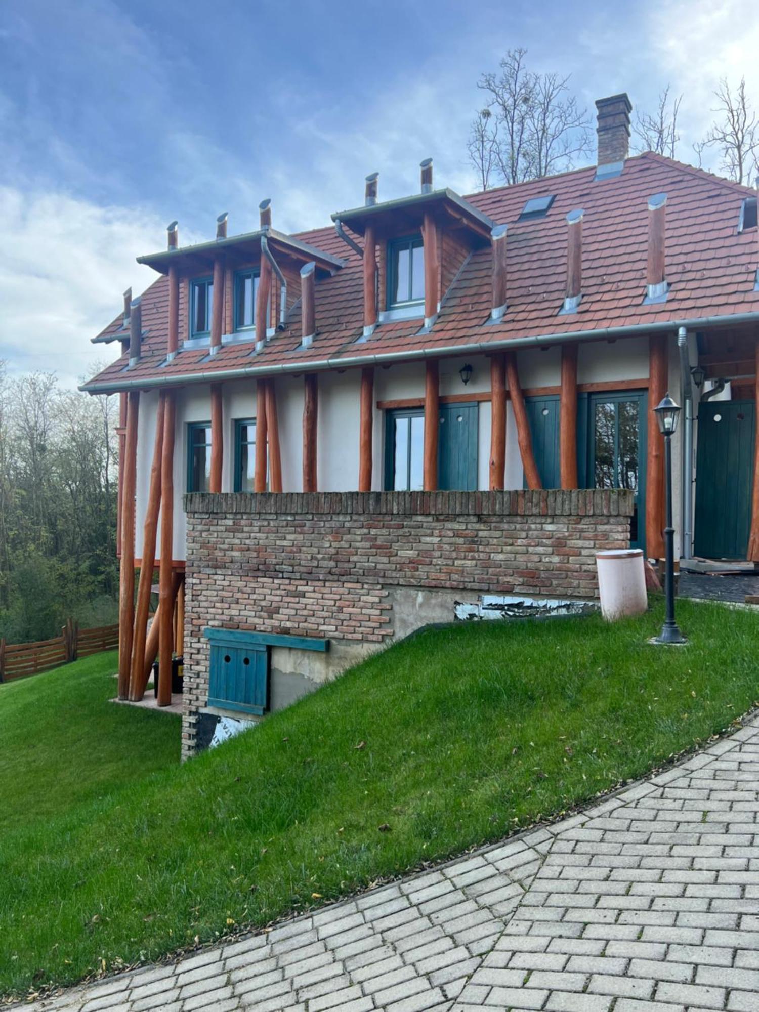 Vendeghaz Petoerke Hotel Bárdudvarnok Exterior photo